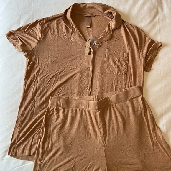 SKIMS Heathered Short Pajamas | Colour: Ochre | Size: M - Picture 2 of 6